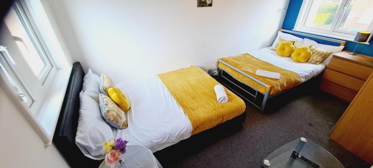 Browning House Bedrooms I Long Or Short Stay I Special Rate Available دربي المظهر الخارجي الصورة